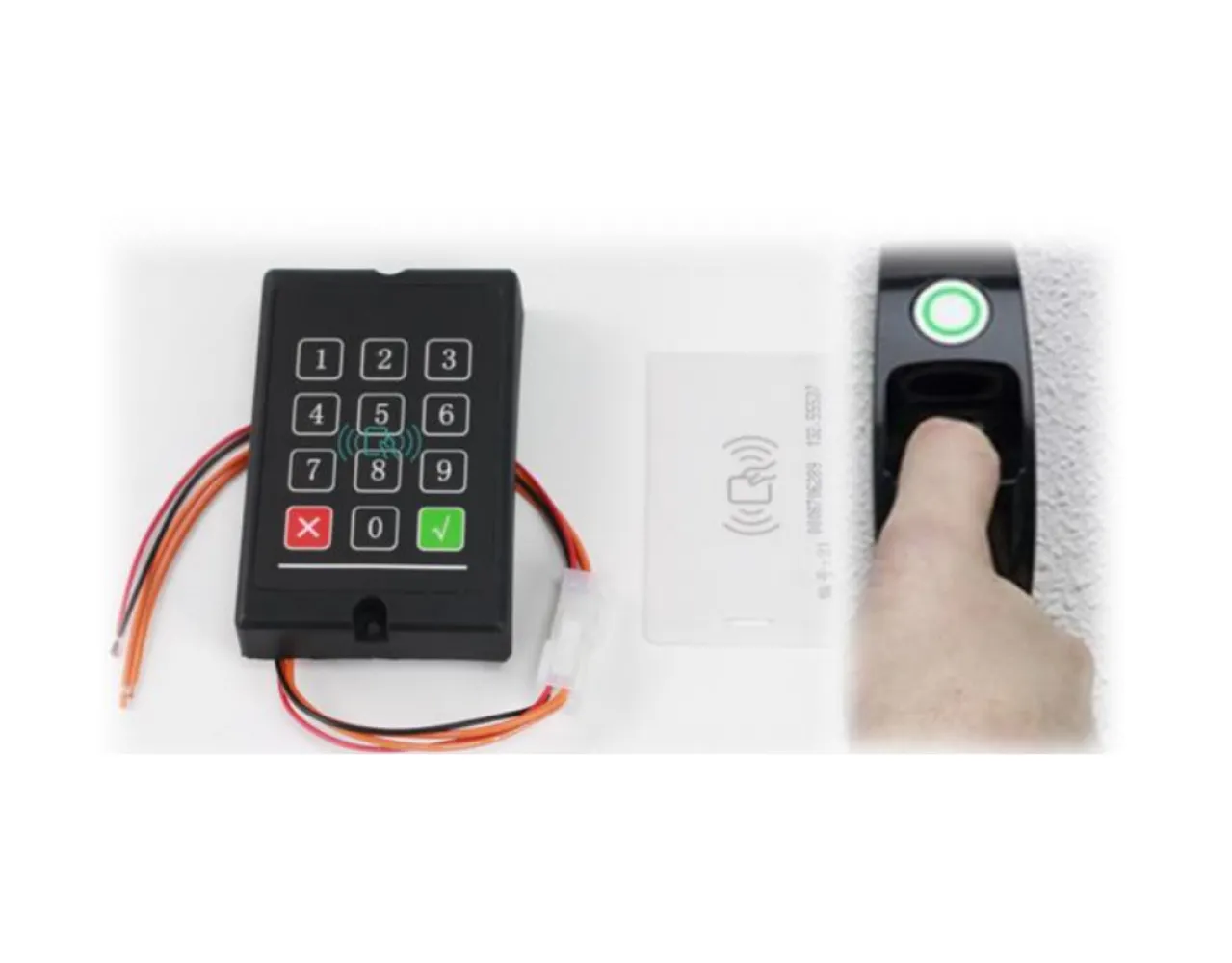 Bộ thiết bị kiểm soát xe nâng bằng đầu đọc thẻ từ RFID gắn trên cabin